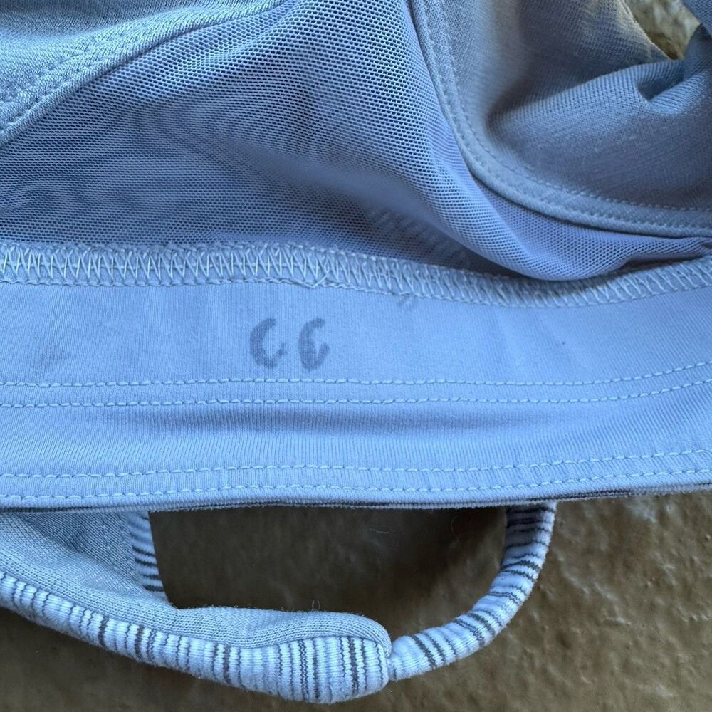 Lululemon Train Times Sports Bra We Are From Space Size 4 Yoga Gym Run - Picture 11 of 12